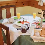 Schlossgut Gundersdorf Biobauernhofurlaub ファームステイ クラーゲンフルト