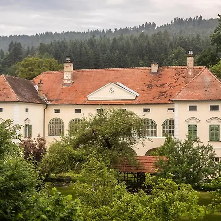 Schlossgut Gundersdorf Biobauernhofurlaub Alloggio per agriturismo Klagenfurt am Woerthersee