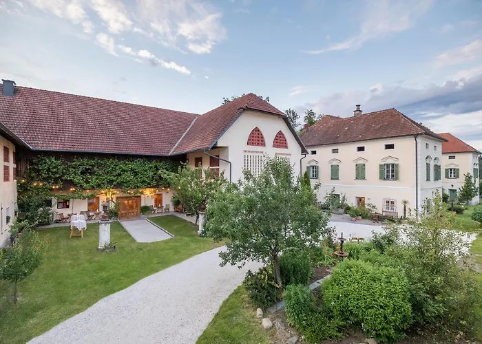 Schlossgut Gundersdorf Farm stay *