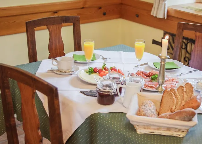 Schlossgut Gundersdorf Farm stay Klagenfurt am Woerthersee